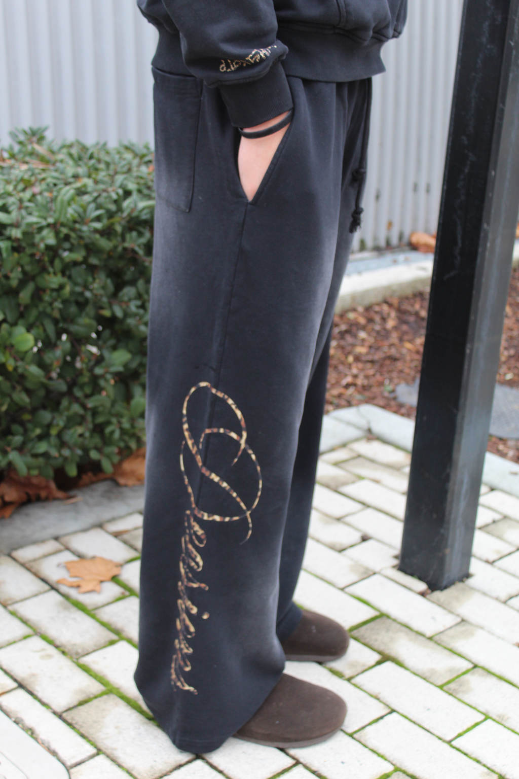 "CLAWS" SWEATPANTS